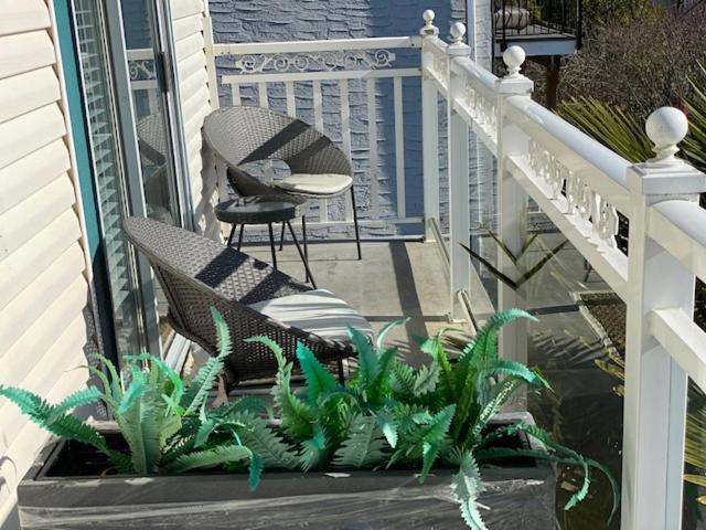 Ocean Breeze Executive Bed And Breakfast North Vancouver Bagian luar foto