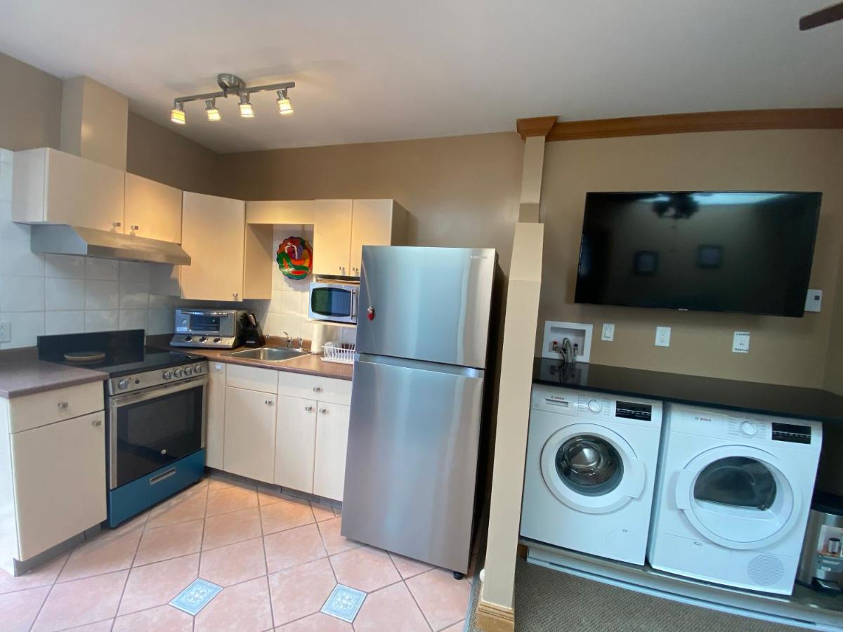 Ocean Breeze Executive Bed And Breakfast North Vancouver Bagian luar foto