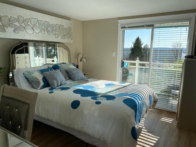Ocean Breeze Executive Bed And Breakfast North Vancouver Bagian luar foto