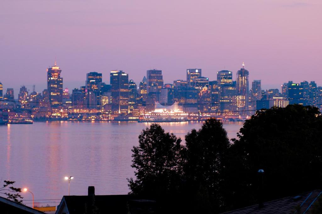 Ocean Breeze Executive Bed And Breakfast North Vancouver Ruang foto
